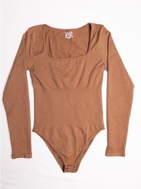 OQQ Brown Seamless Ribbed Square Neck Long Sleeve Bodysuit Top Size M Medium
